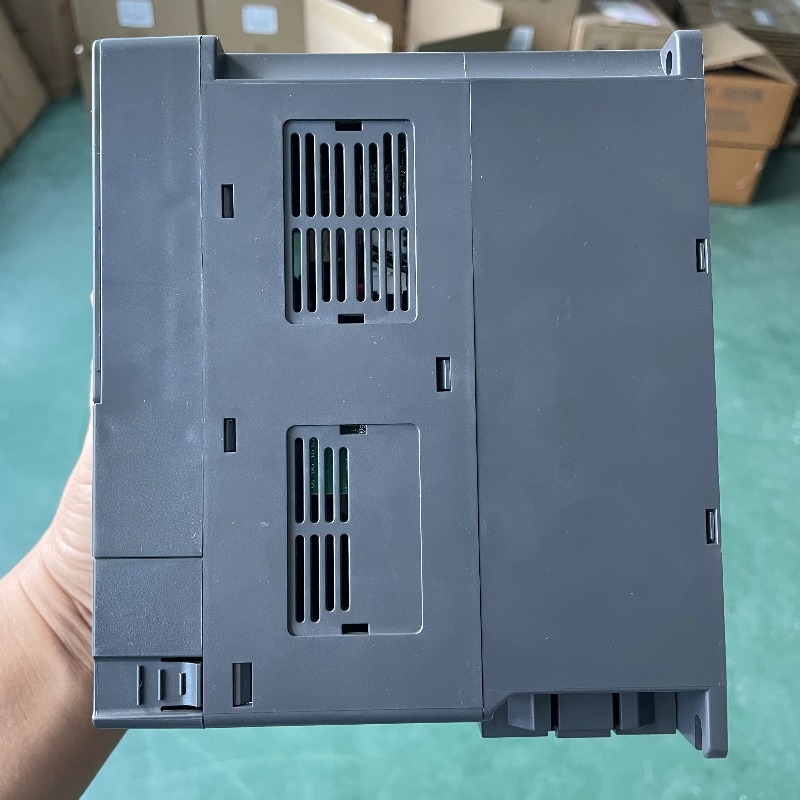 Inverter per pompa solare da 2 - Solar Pump Inverter 2.2Kw recensione e prezzo