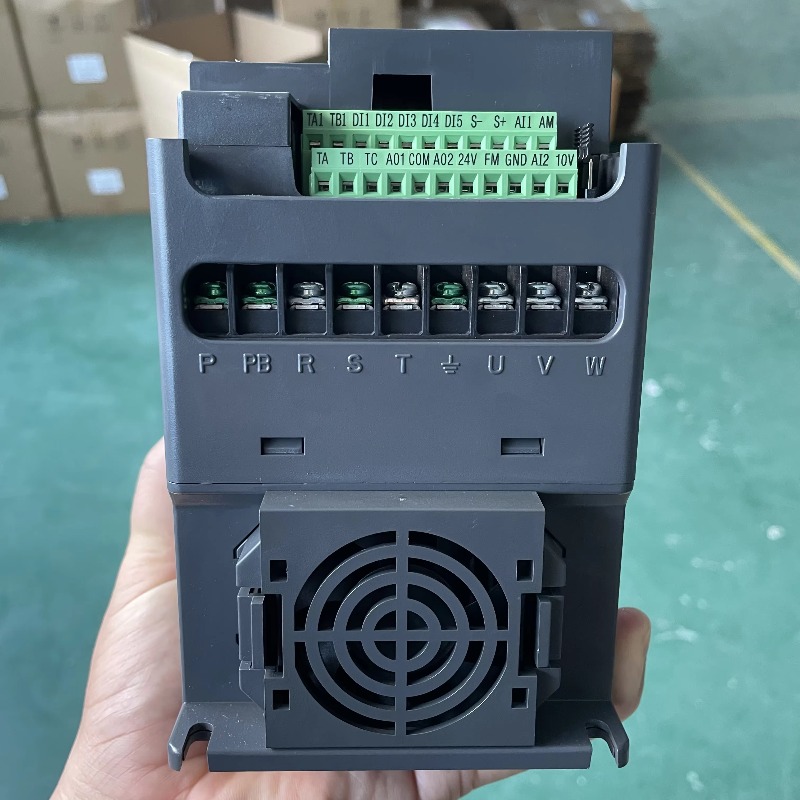 Inverter per pompa solare da 2 - Solar Pump Inverter 2.2Kw recensione e prezzo